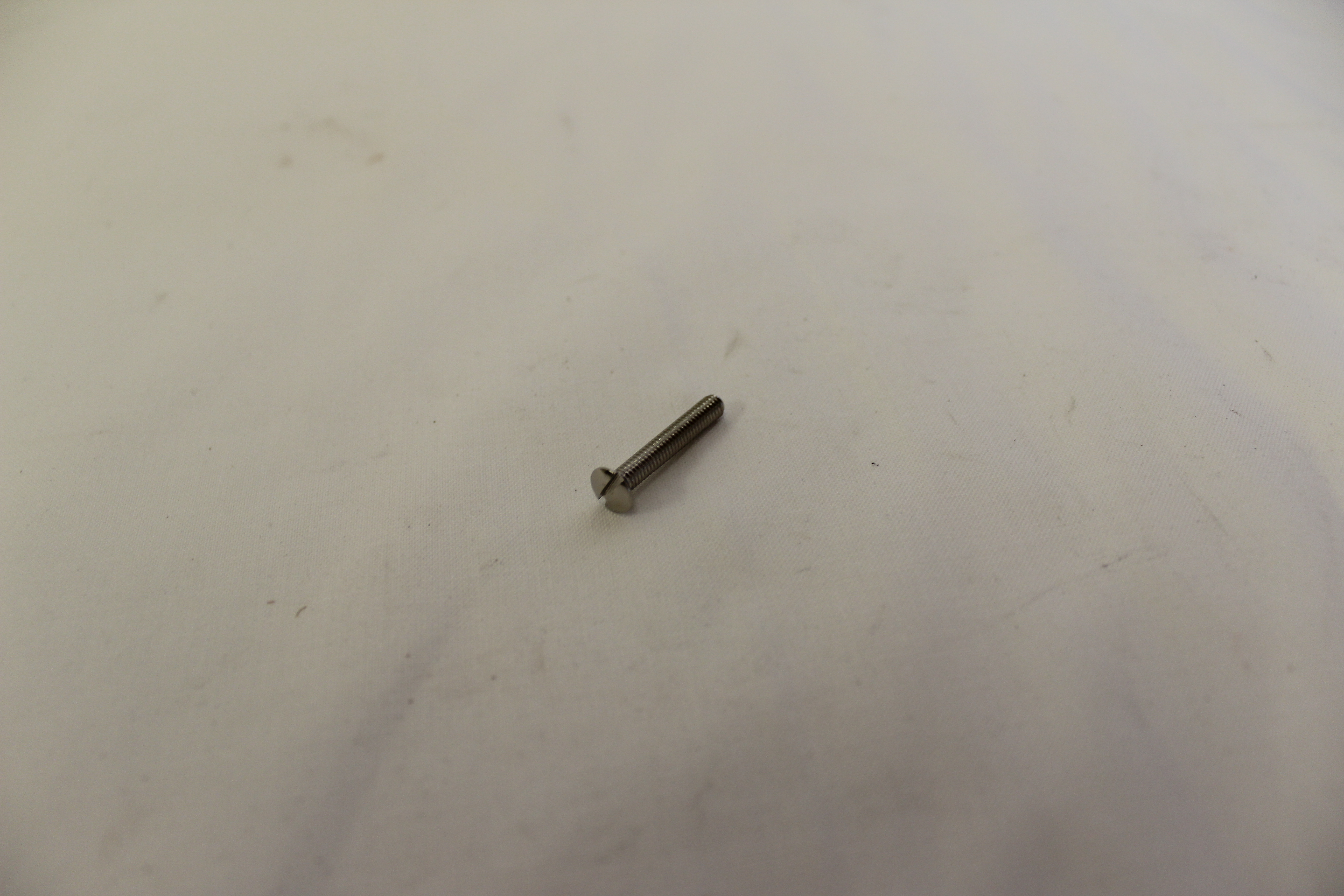 Schraube für Schalterbefestigung M4 Senkkopf