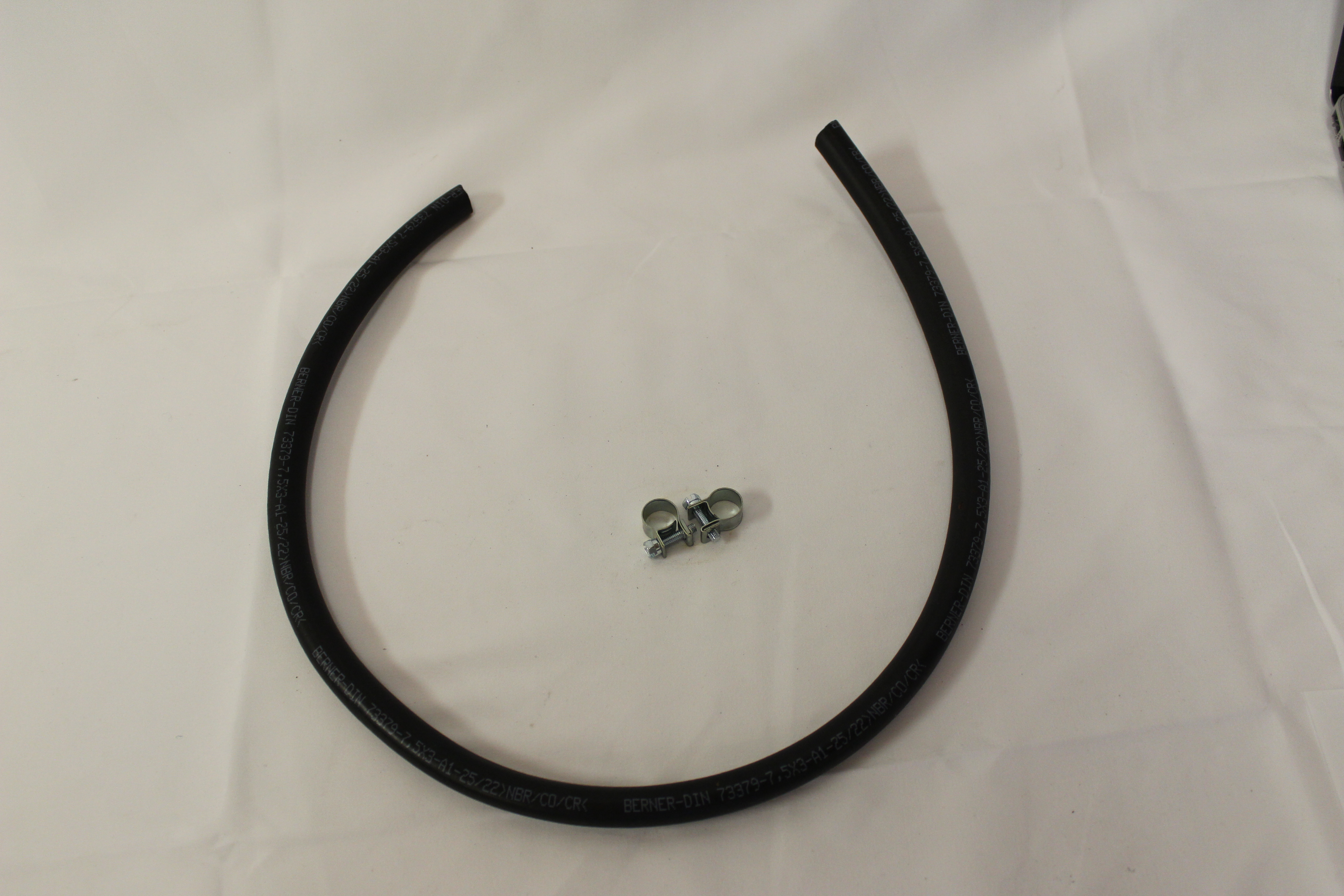 Benzinschlauch 7,5mm 60cm lang mit 2 Schellen