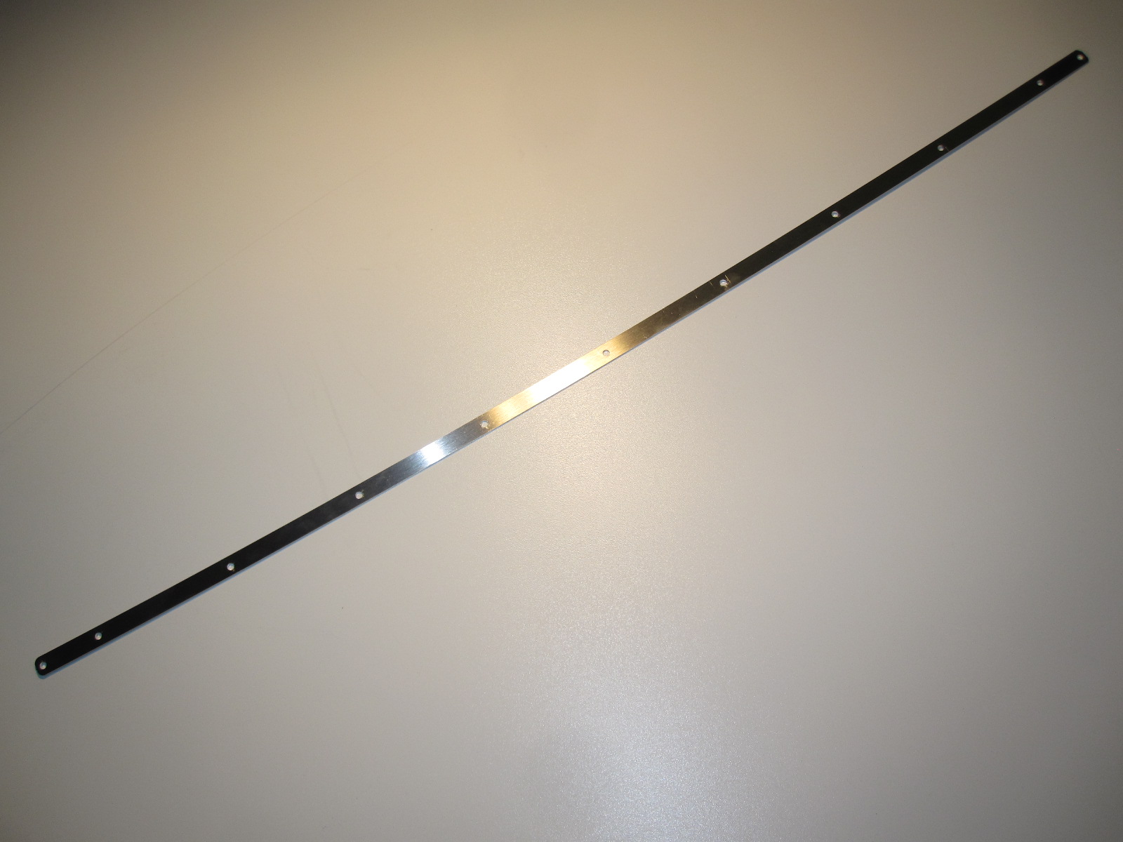 Verdeckleiste vorne Edelstahl