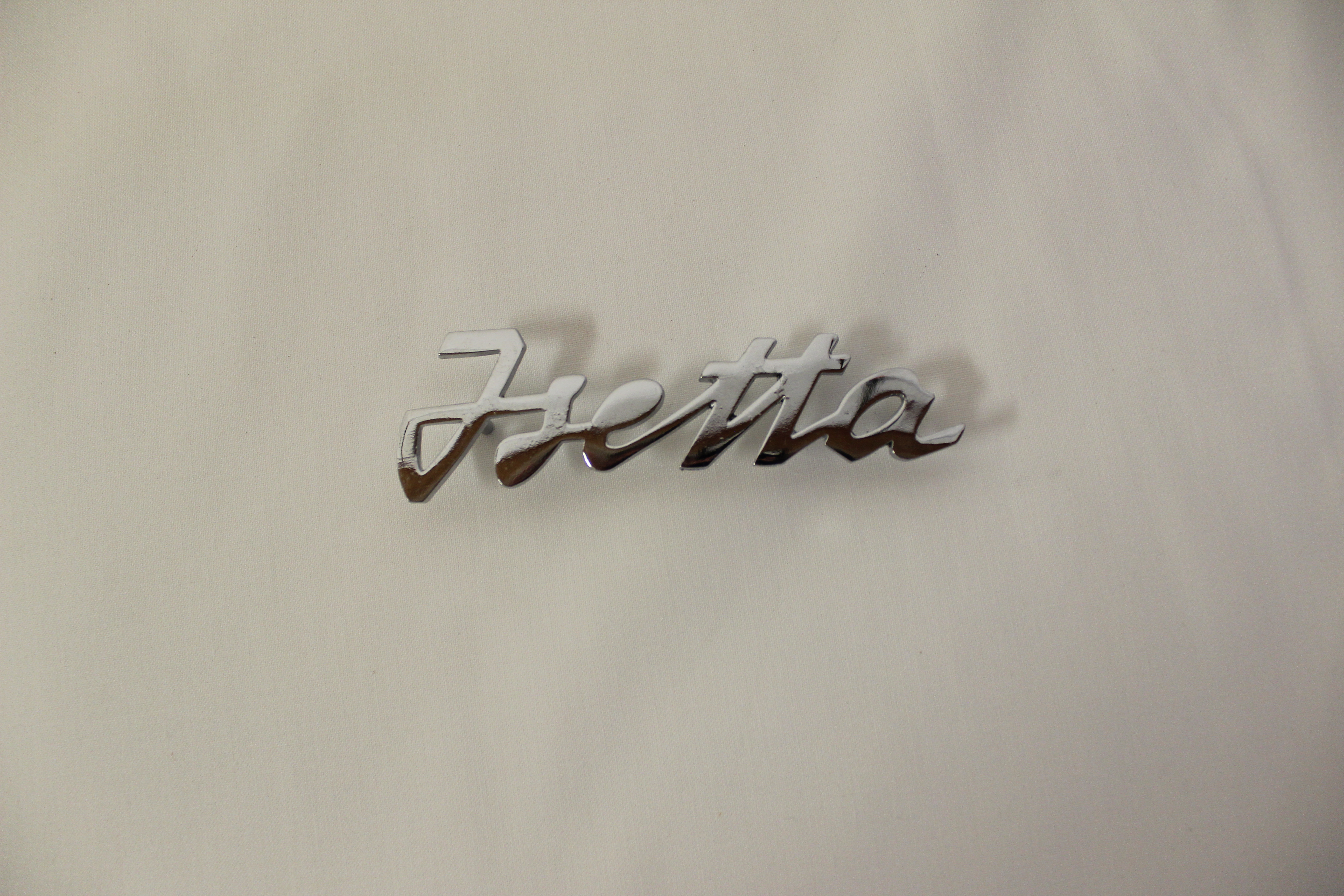 Isetta, bis BJ57, Schriftzug verchromt