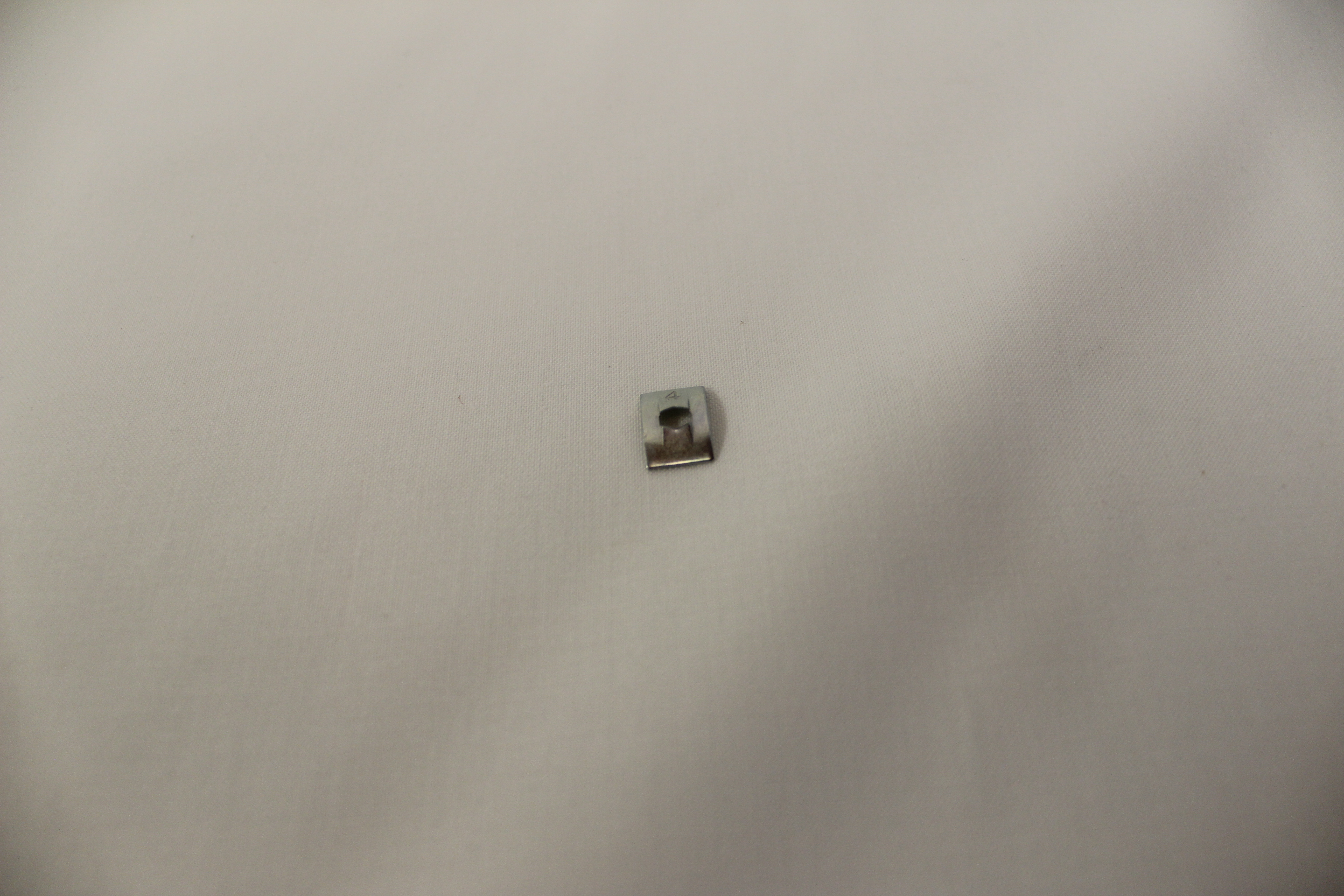 Federmutter 4mm für Schriftzüge