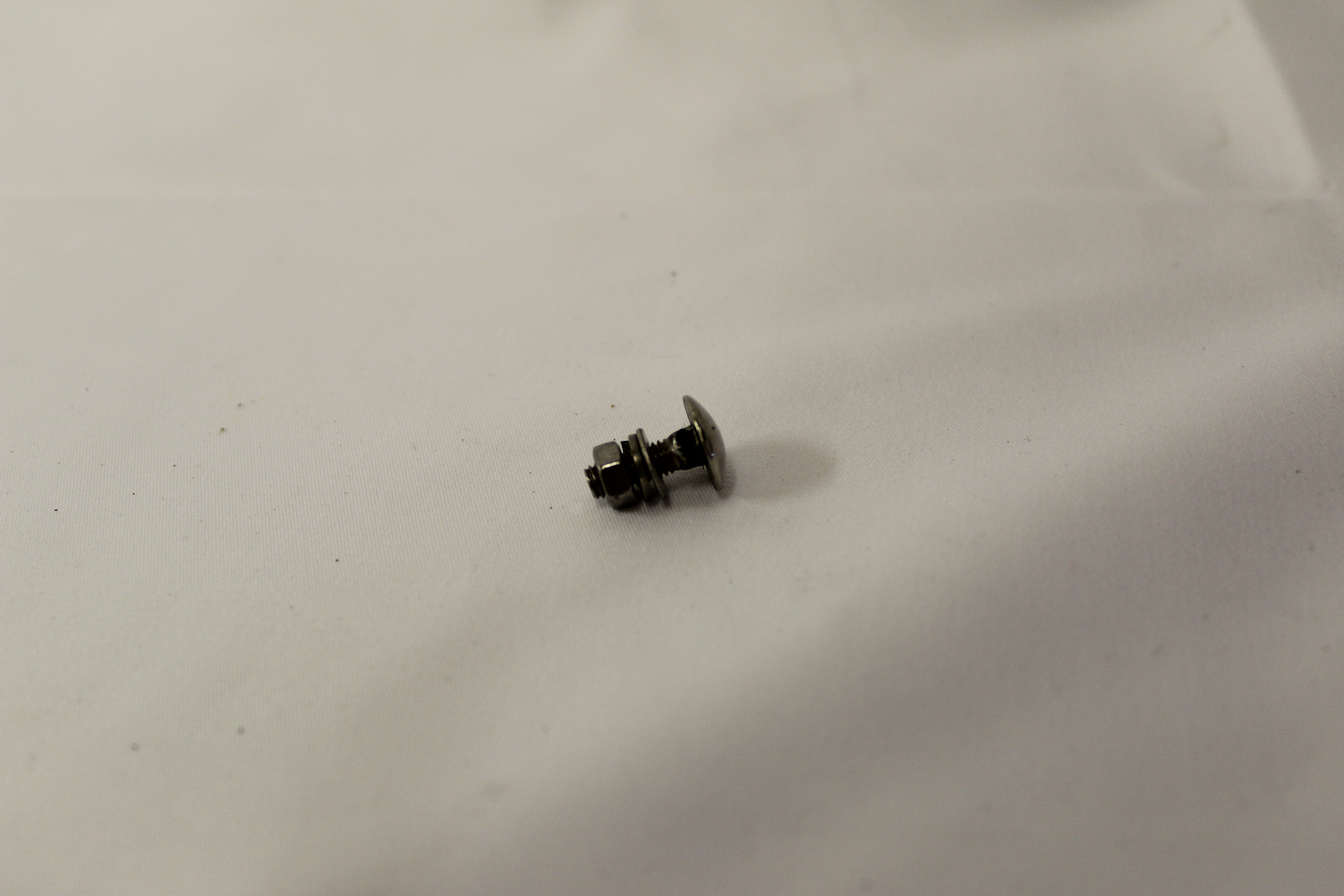 Schloßschraube M5 x 16, poliert, +Mutter+Scheibe