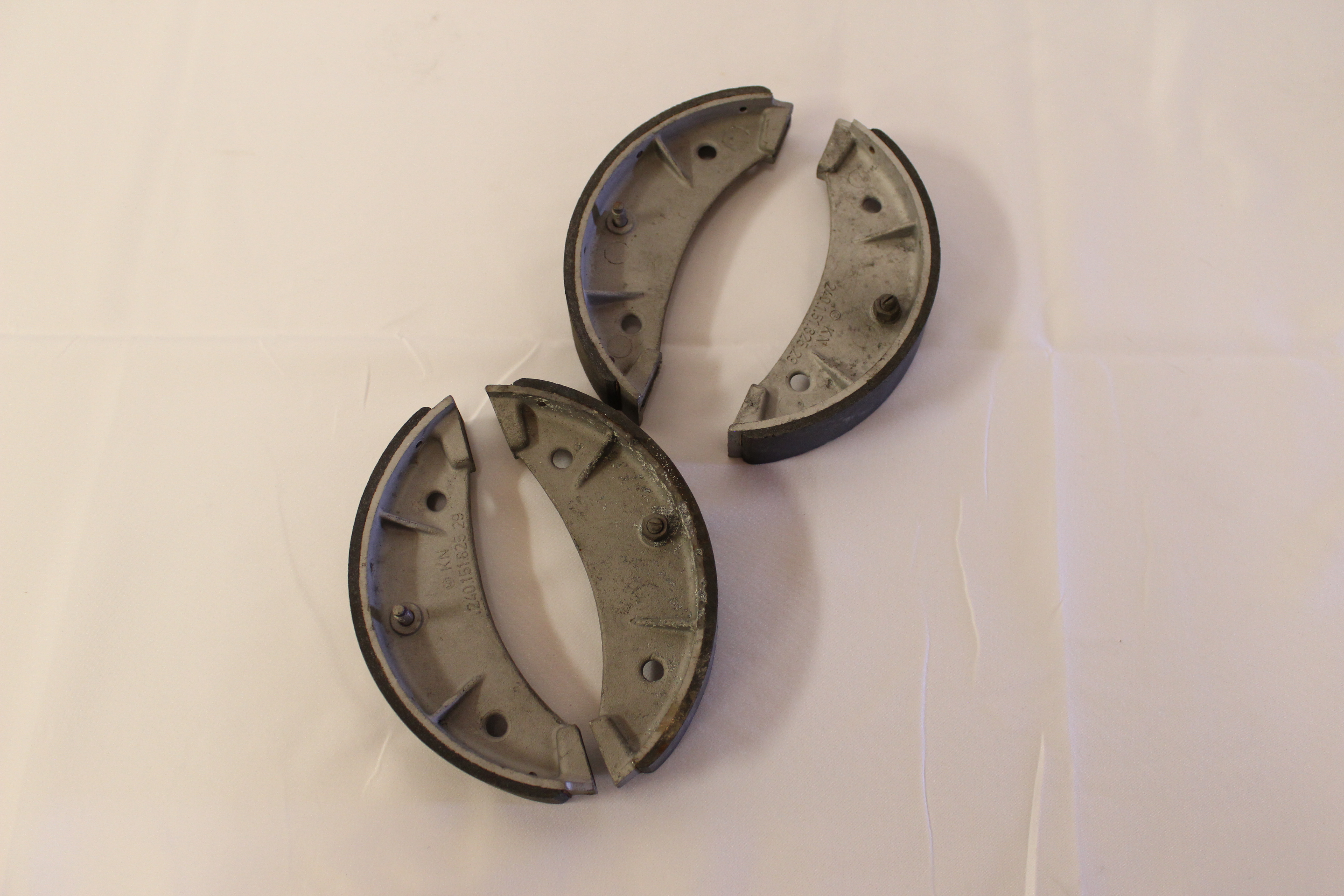 Bremsbacken vorne aufgeklebt 4 Stück