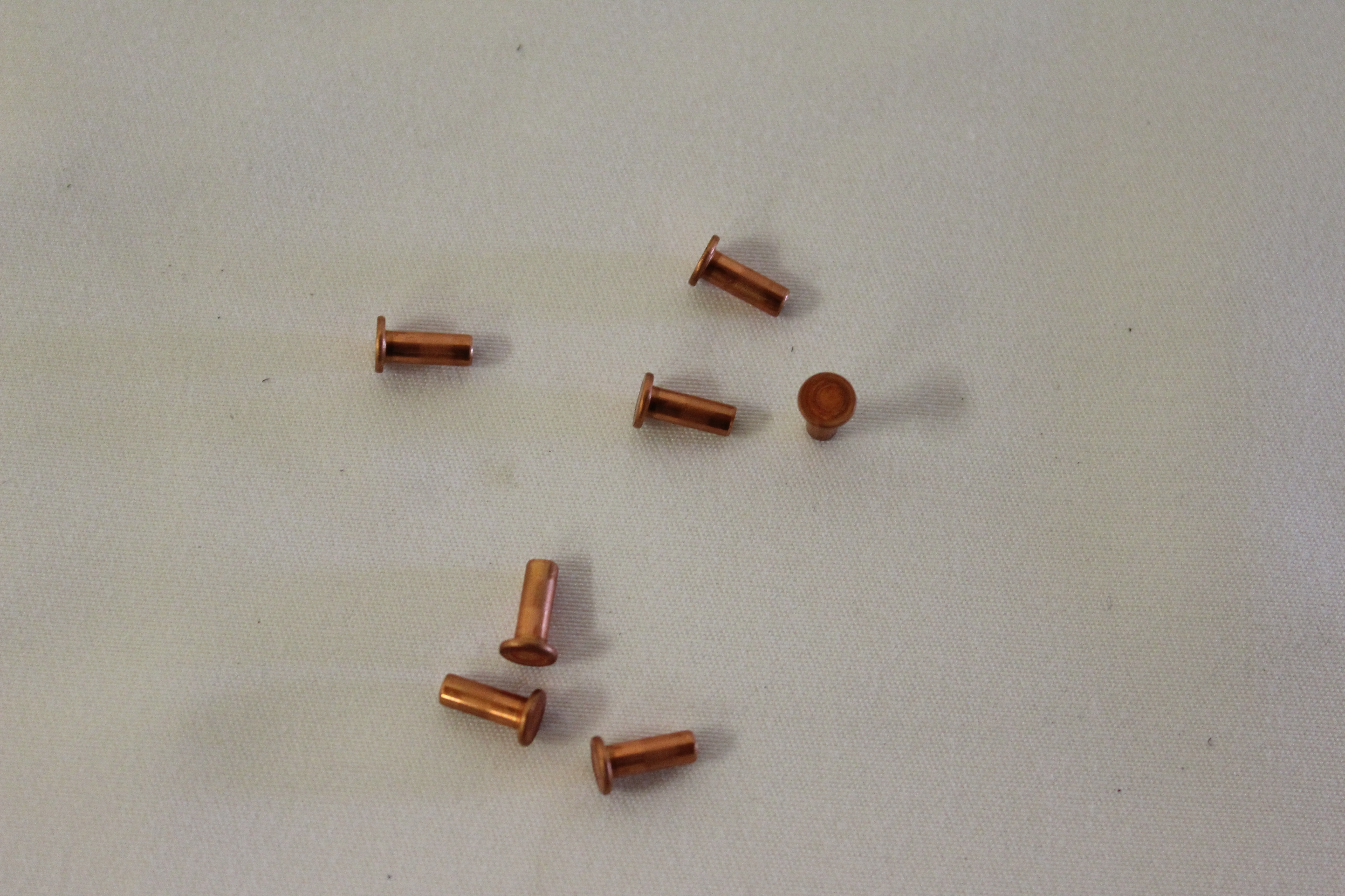 Nieten für Bremsbeläge, 16Stück (für ein Rad)