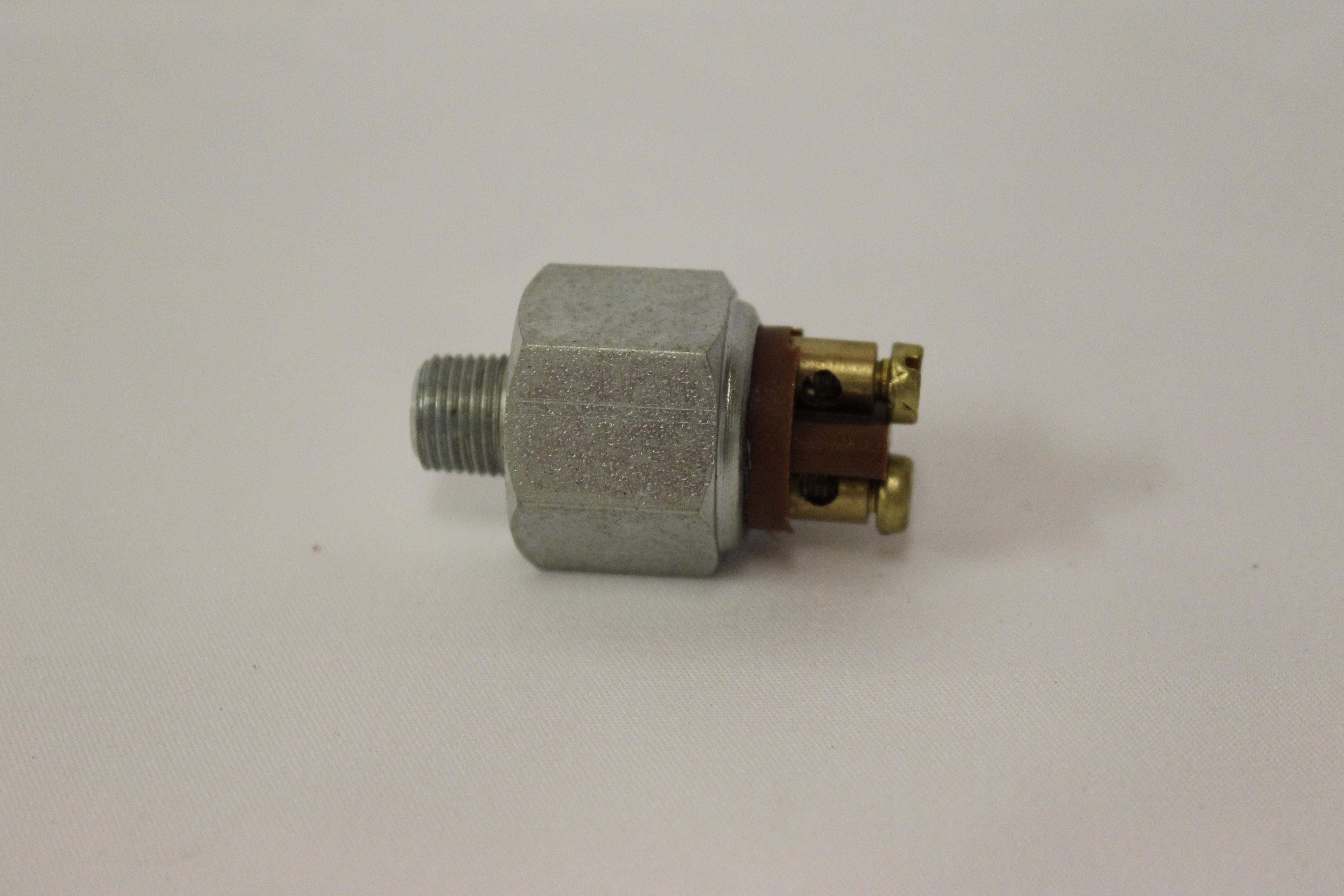 Bremslichtschalter mit Schraubanschlüssen