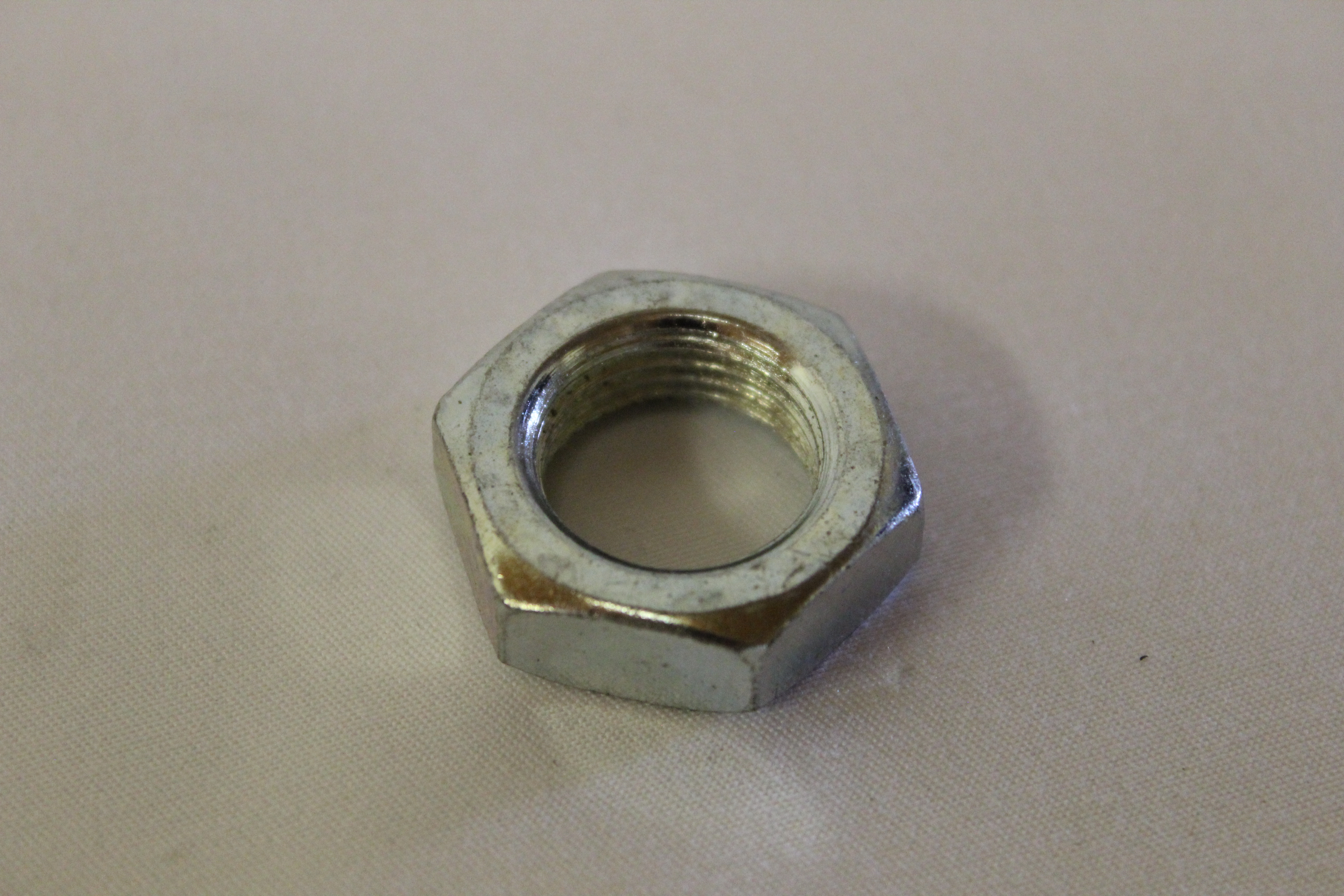 Mutter 3-Speichenlenkrad (M18 x 1,5)