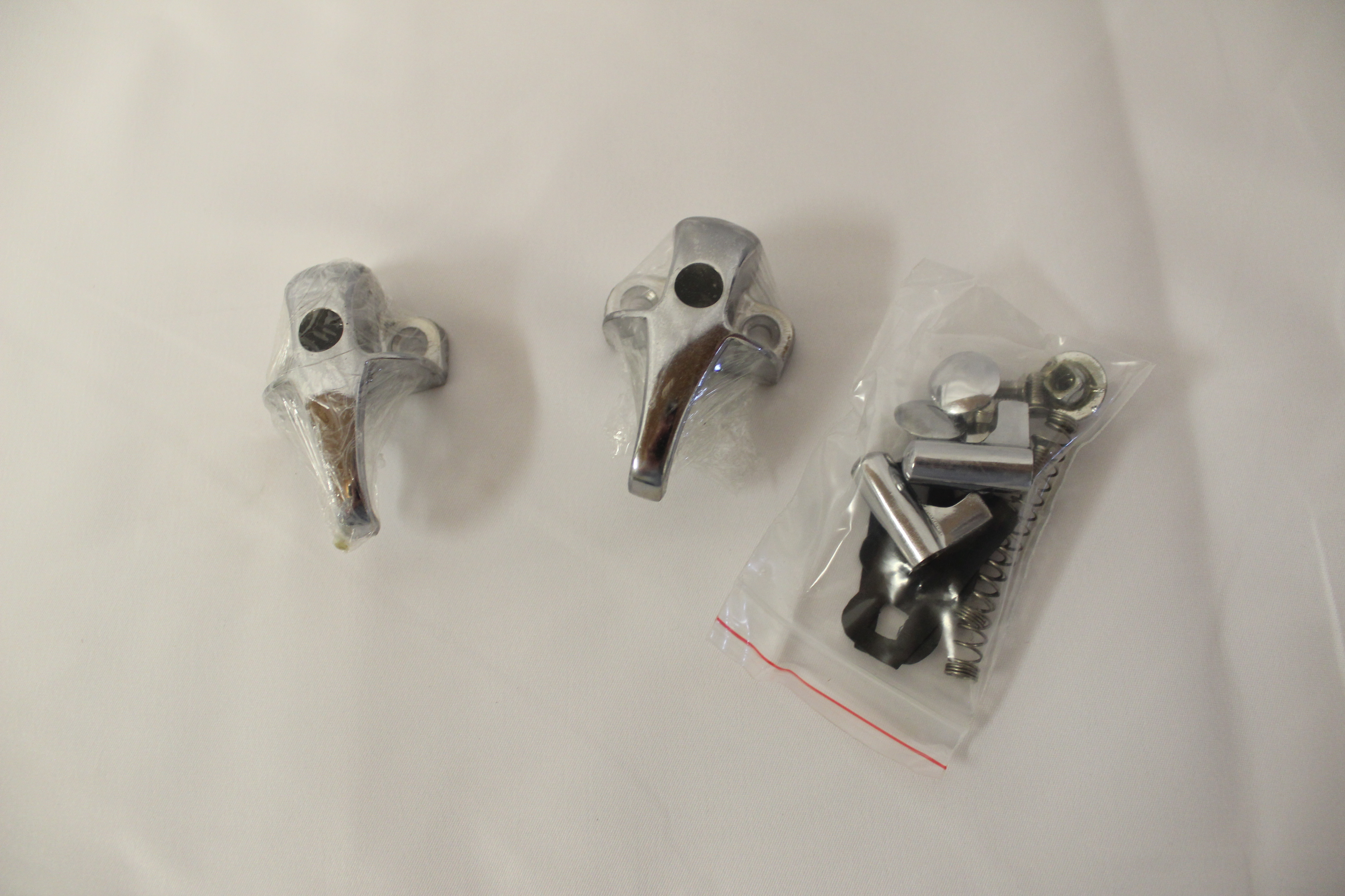 Fensterfeststeller komplett in Chrom 2 Stück