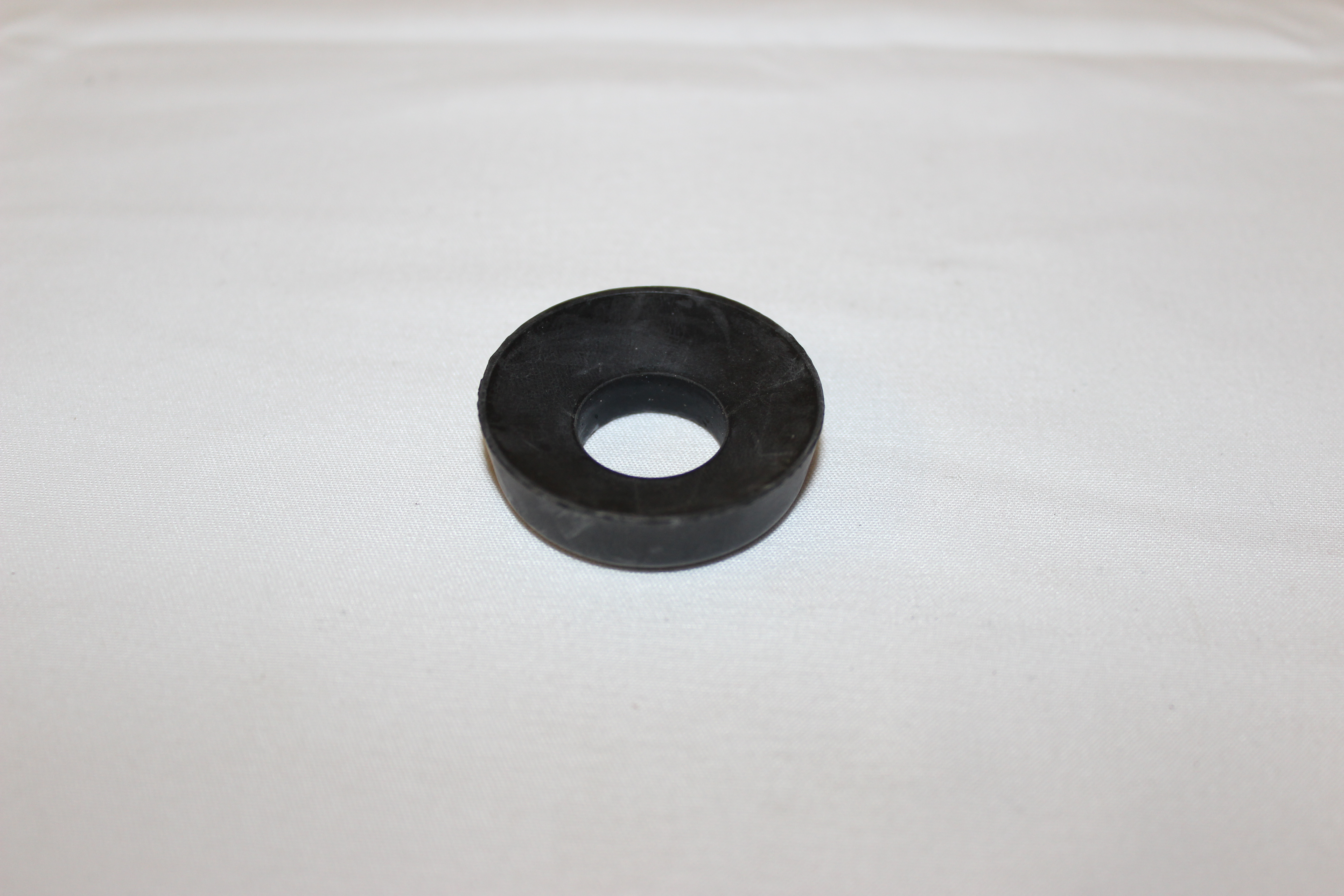 Gummipuffer am Stoßdämpfer oben