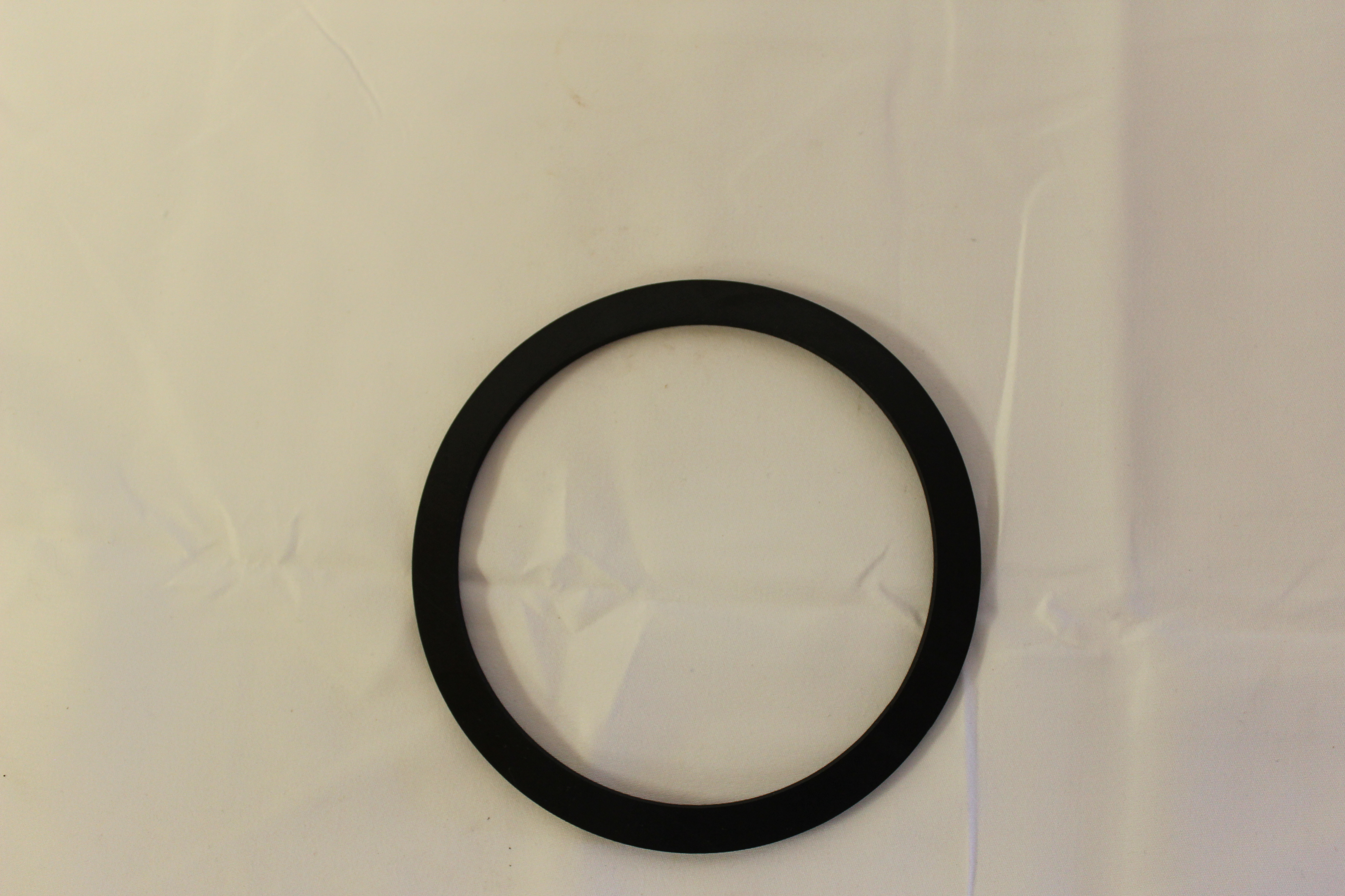 Gummidichtung zwischen Deckel und Gehäuse