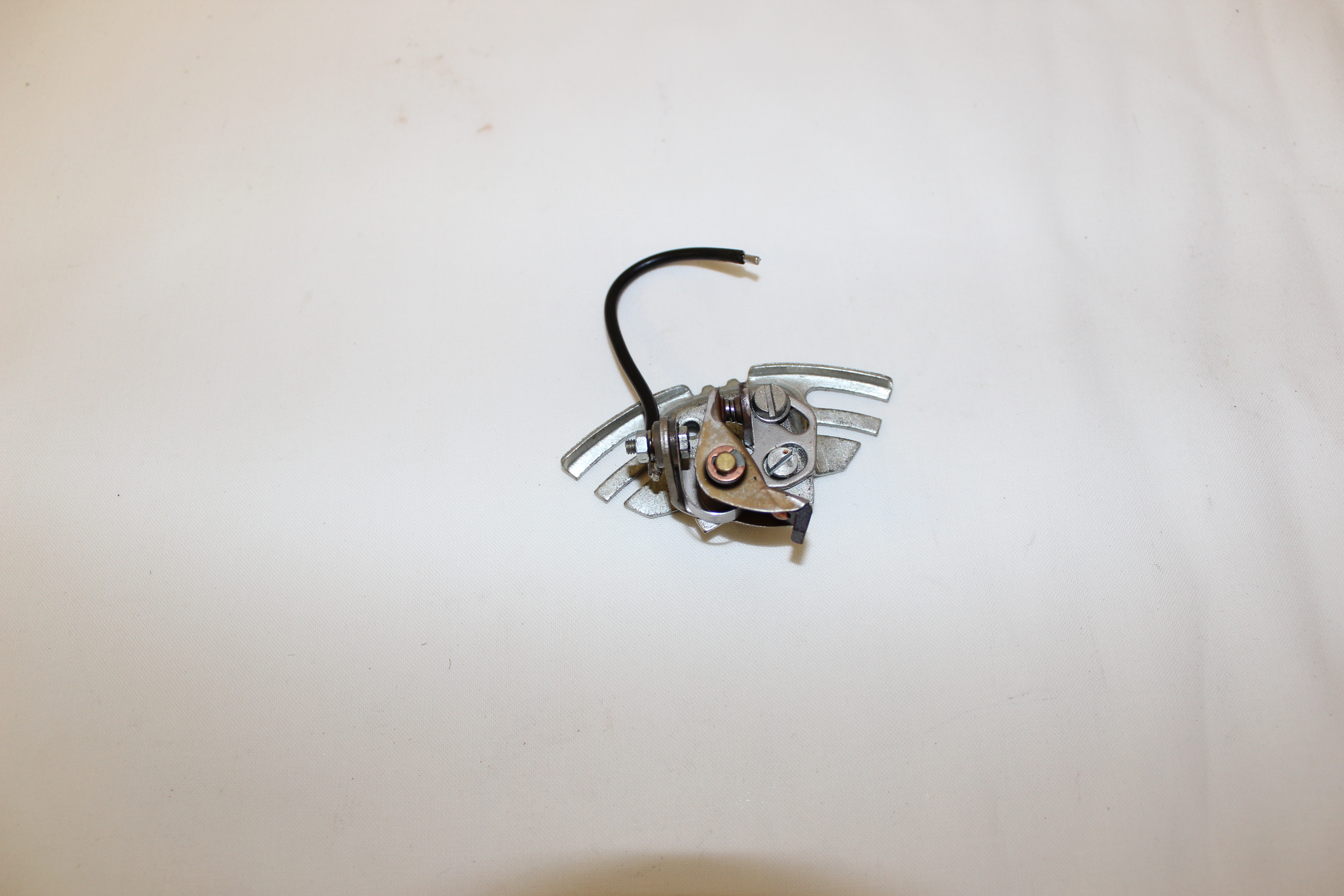 Unterbrecherplatte mit Kontakten