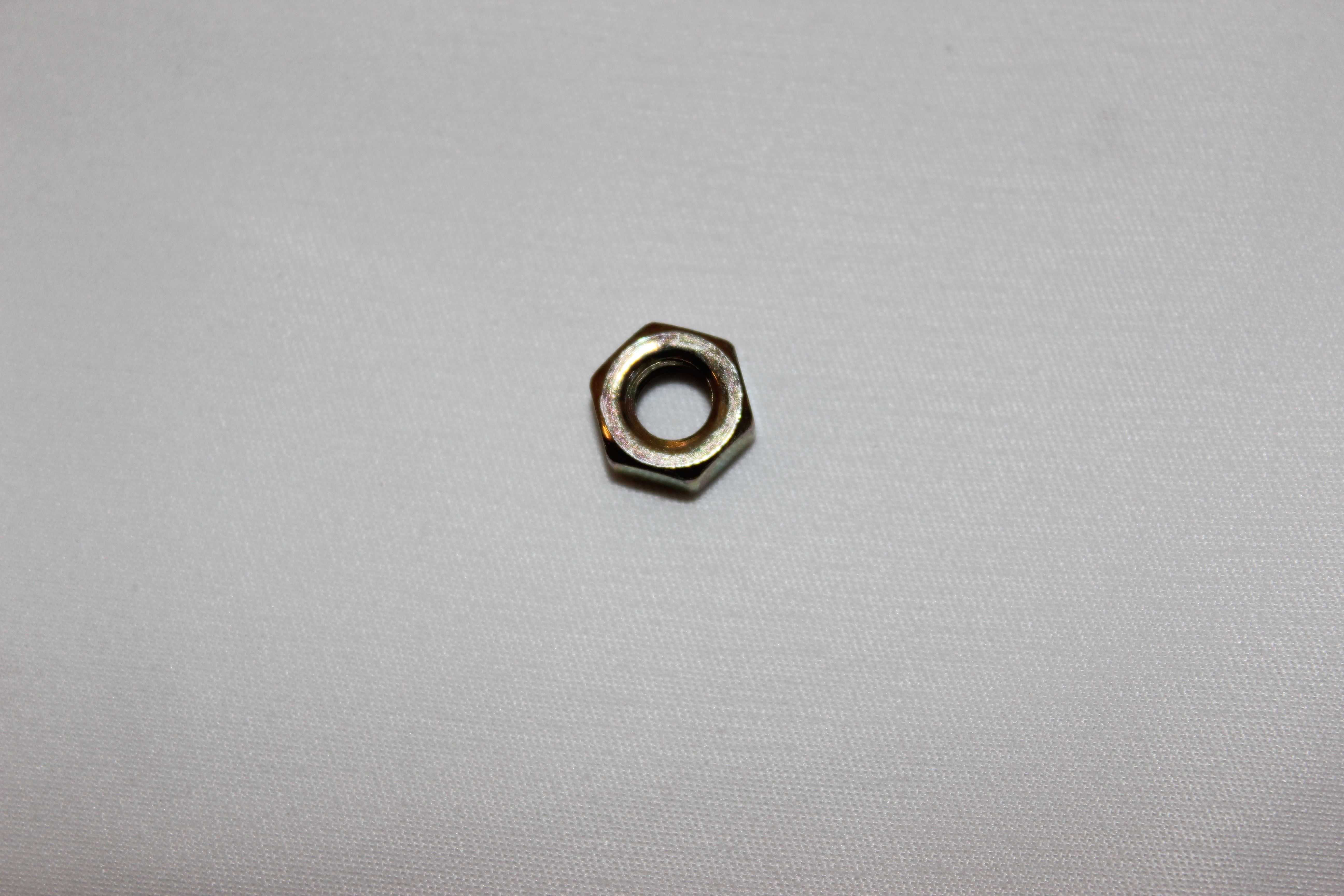 Sechskantmutter M6 am Halter