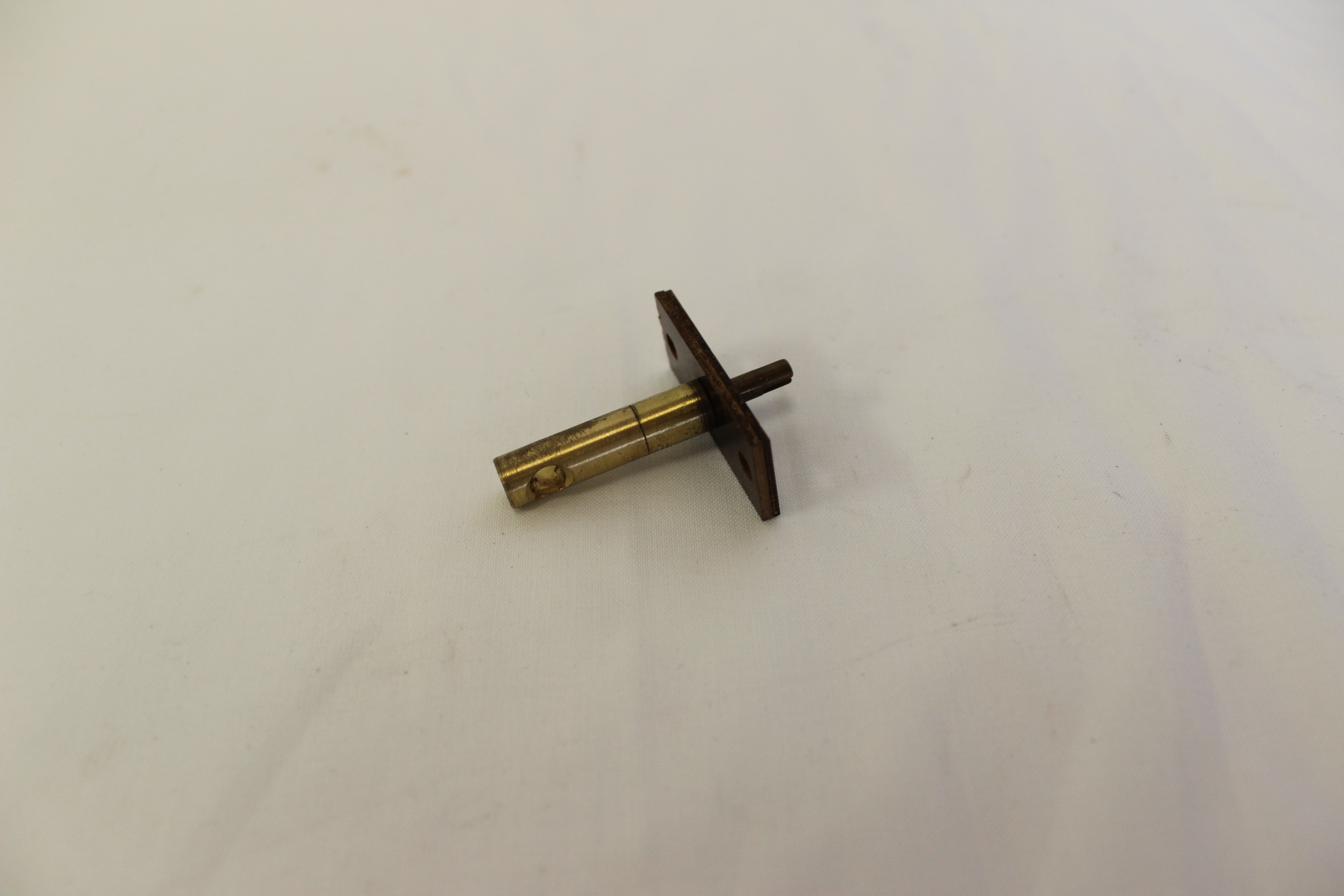 Anschlussplatte mit Anschlussbolzen