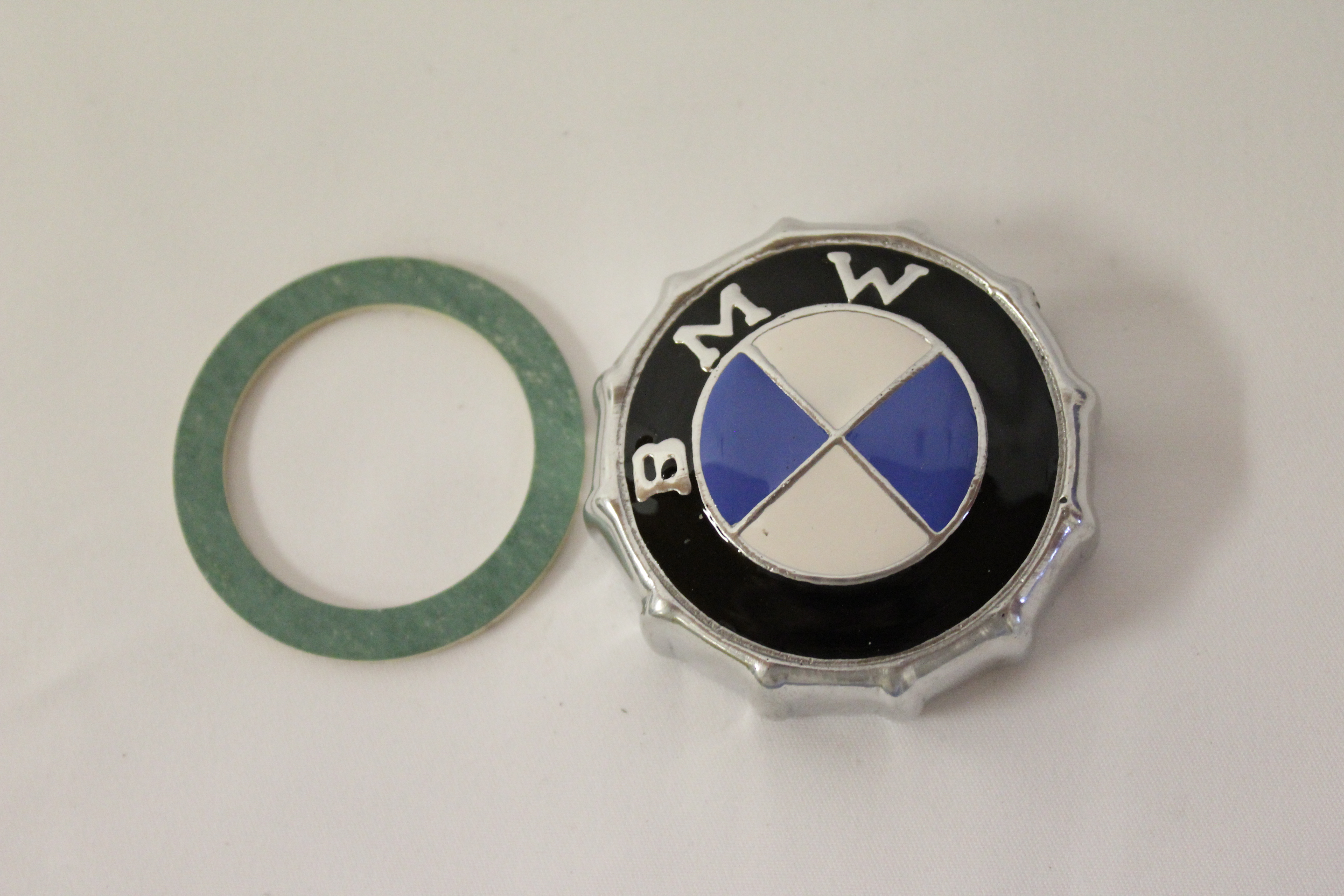 Tankdeckel Alu poliert mit Emblem in Emaile