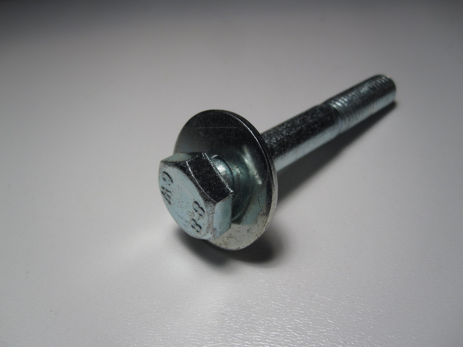 Schraube m. Sicherungssch.