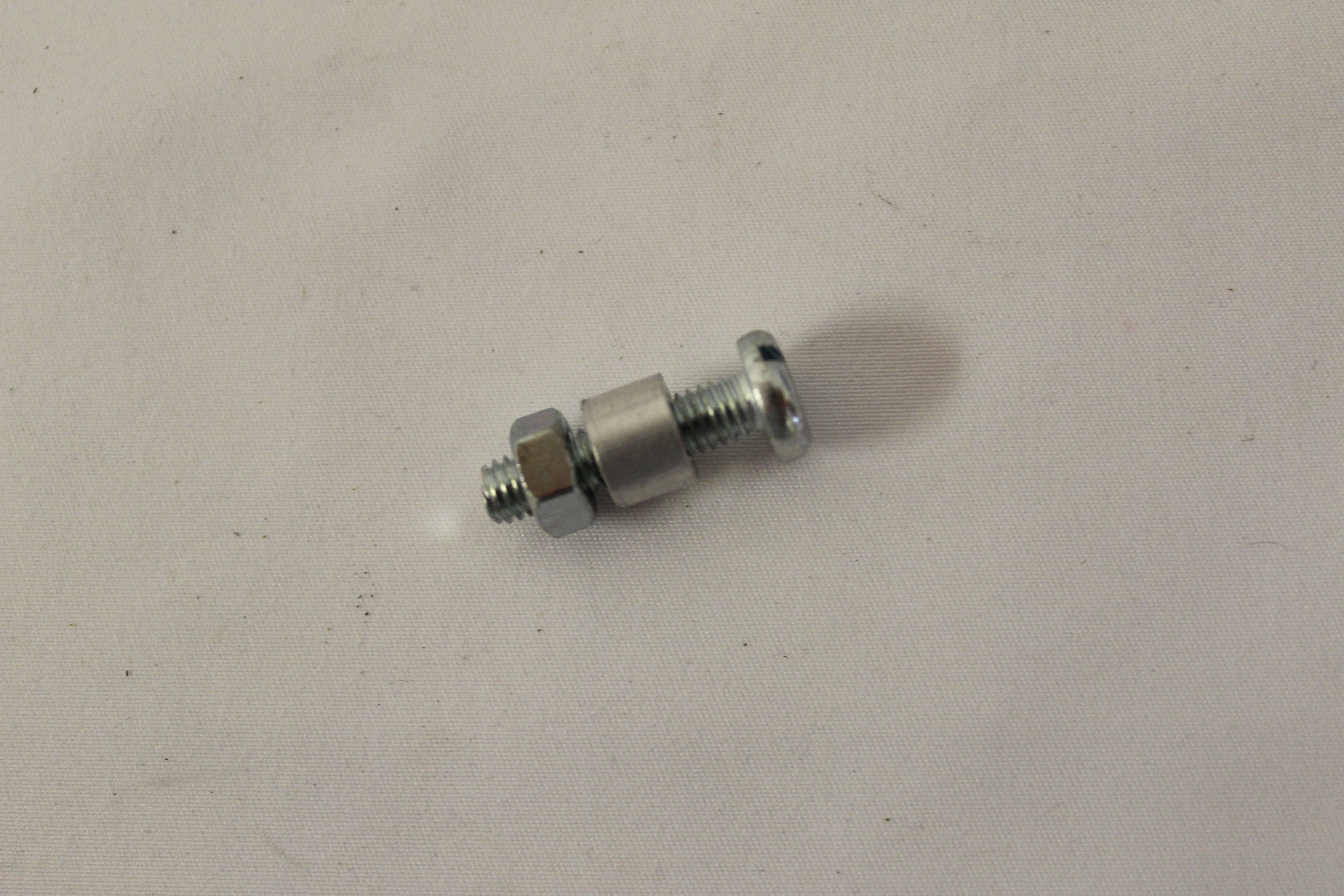 Schraube mit Hülse 6/073 +Mutter 6/072,