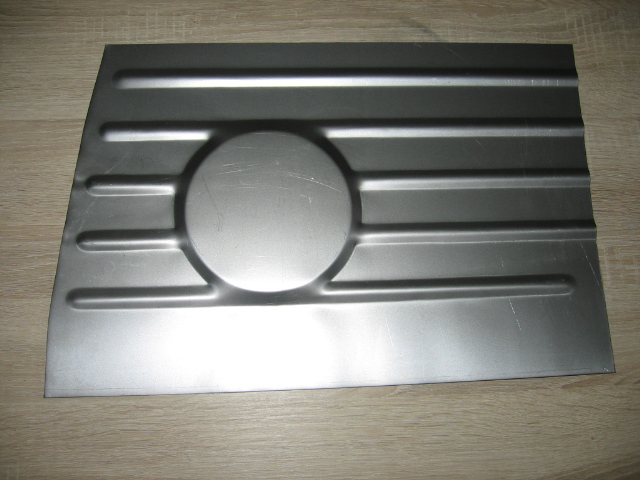 Deckel in Hutablage (Montageöffnung)