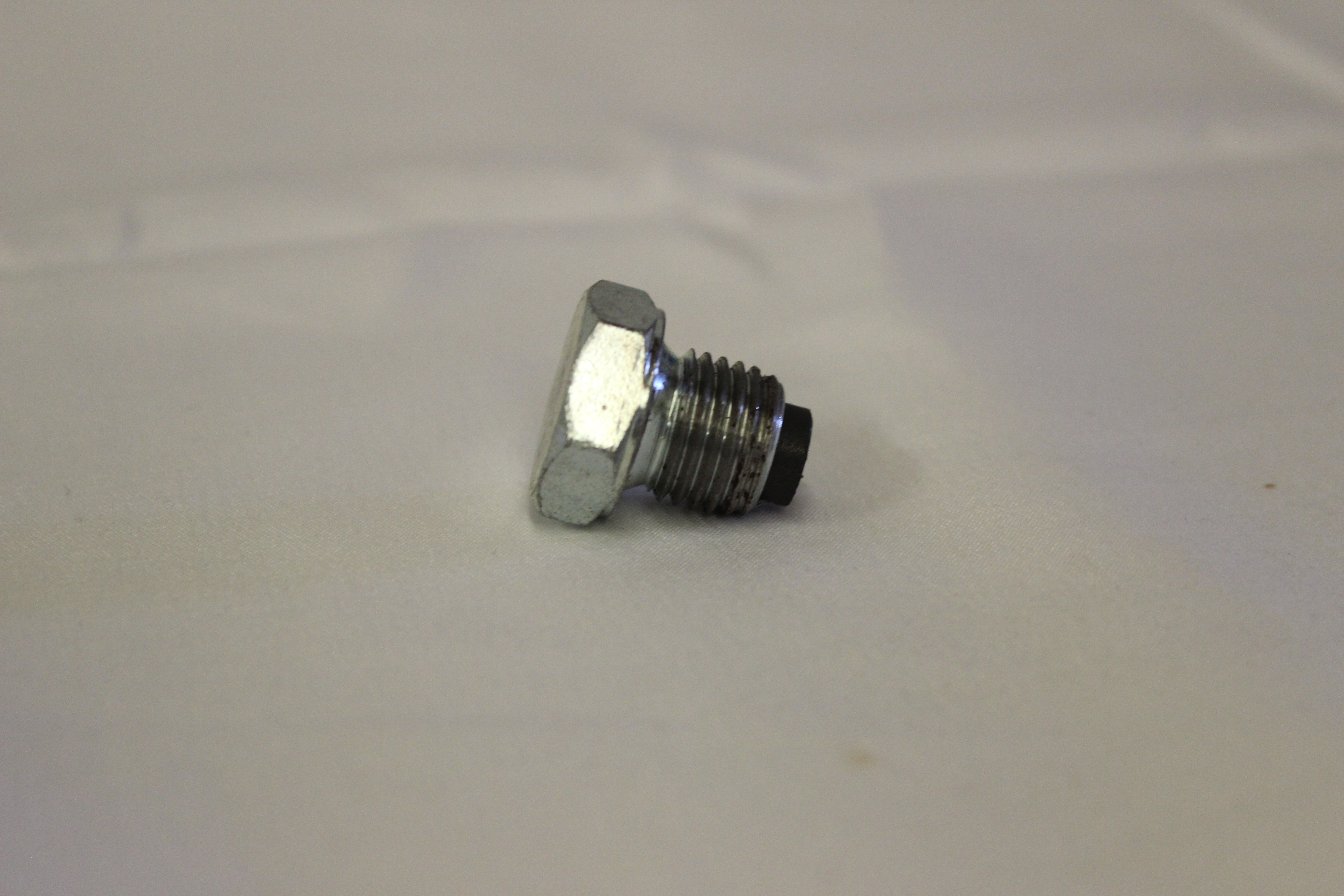 Verschlußschraube für Ölwanne, Isetta