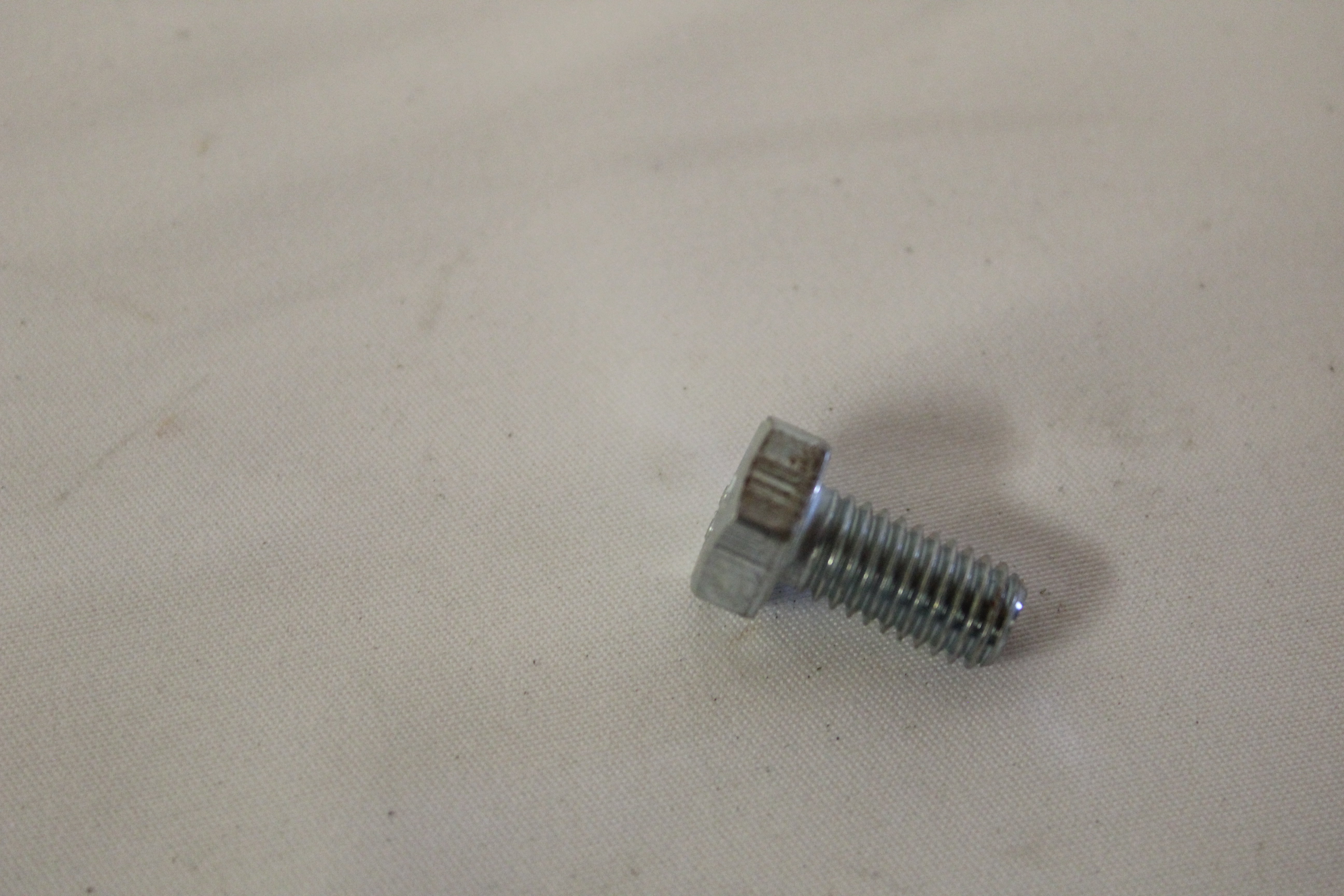 Sechskantschraube M8 x 15